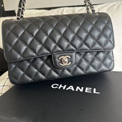 Chanel Classic 