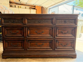 Vintage Solid Wood Bedroom Set – Dresser, Chest & Nightstand