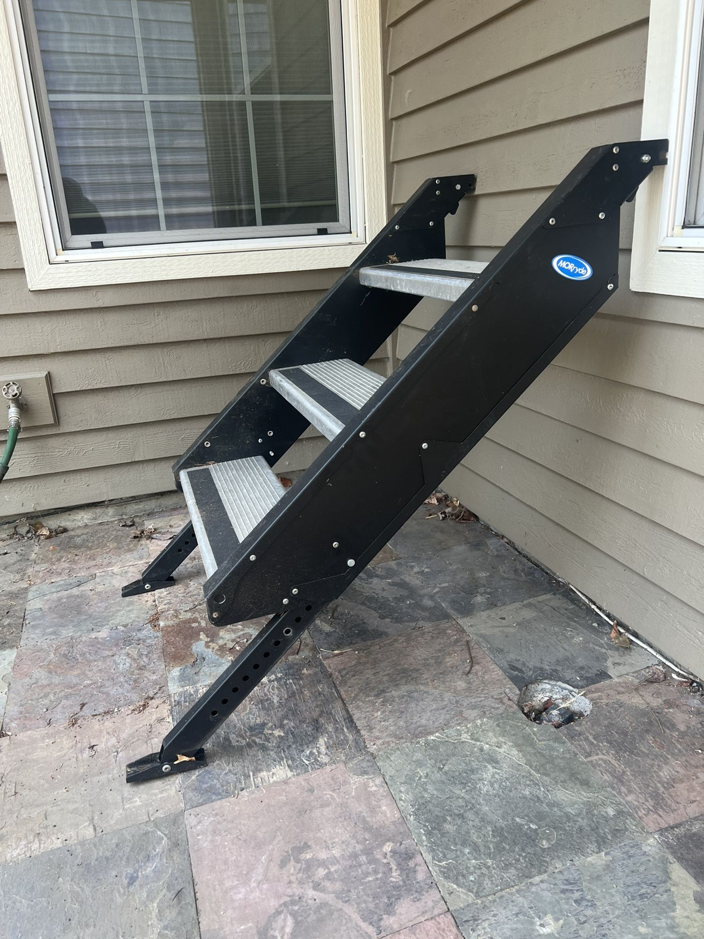 MORyde RV Stairs