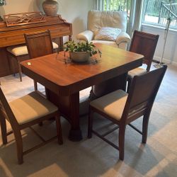 antic 100 year old dining table and 4 chairs