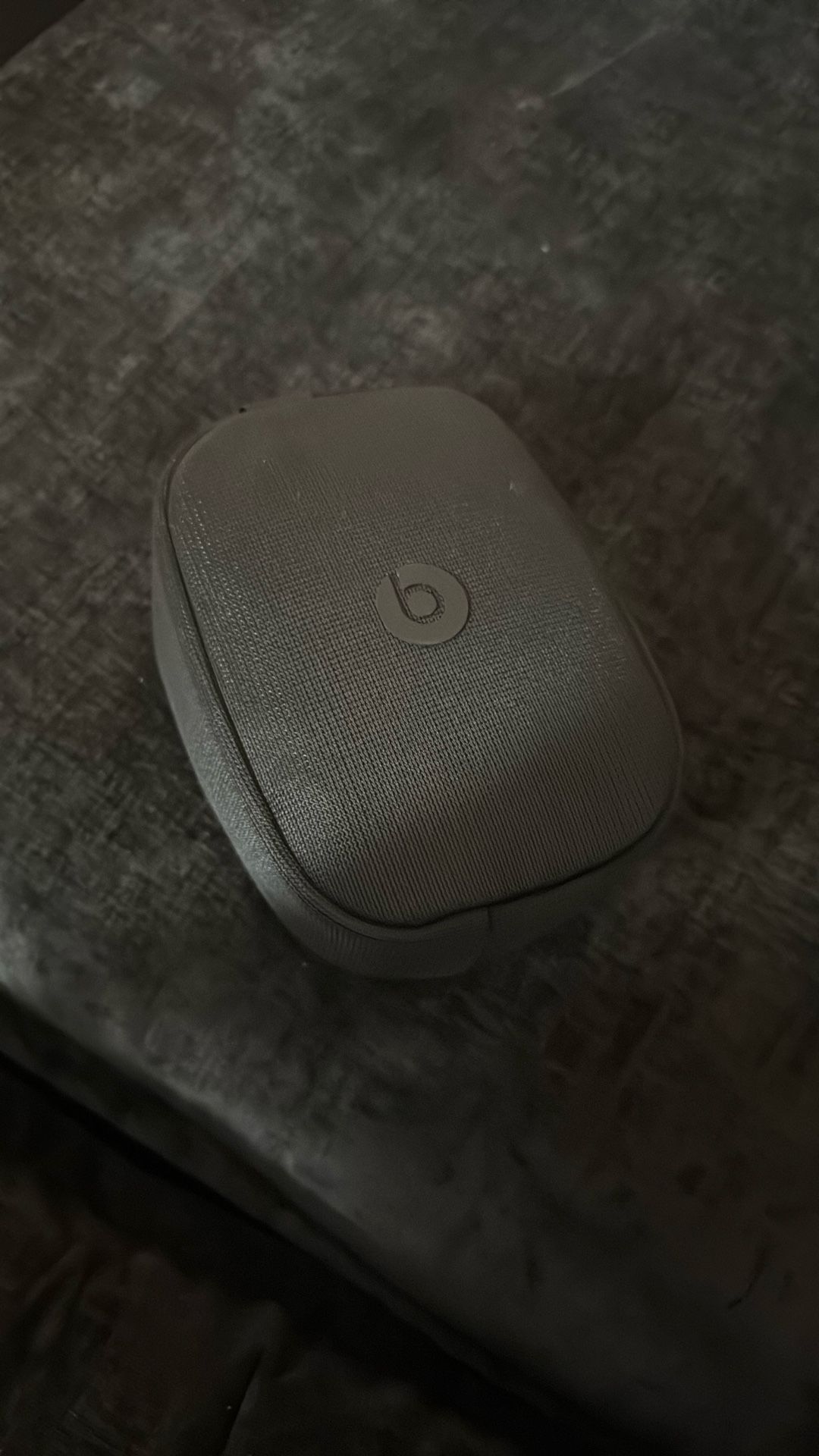 BEATS BY DRE- SOLO 4