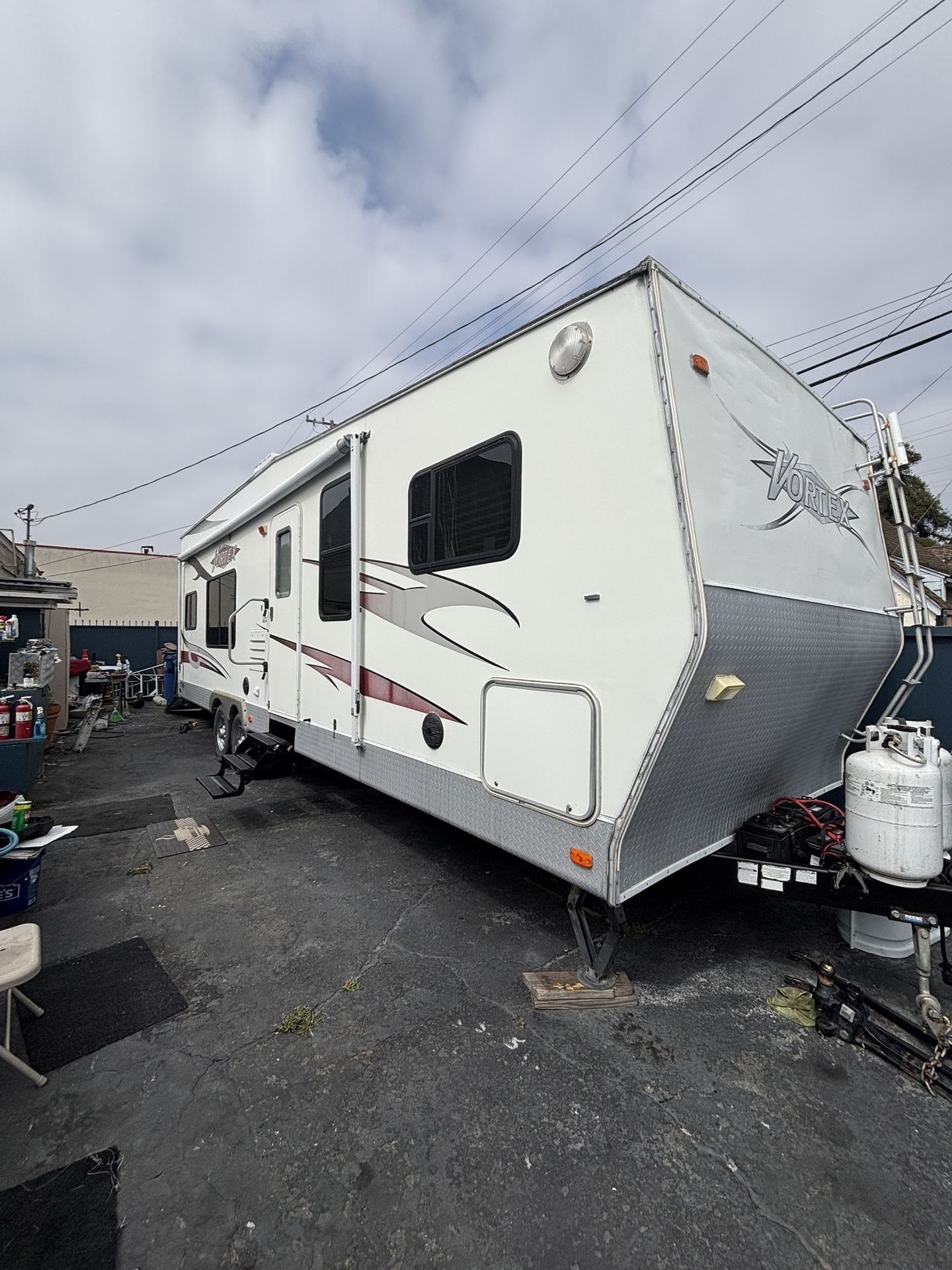 08 Vortex Toy hauler/ Polaris razor