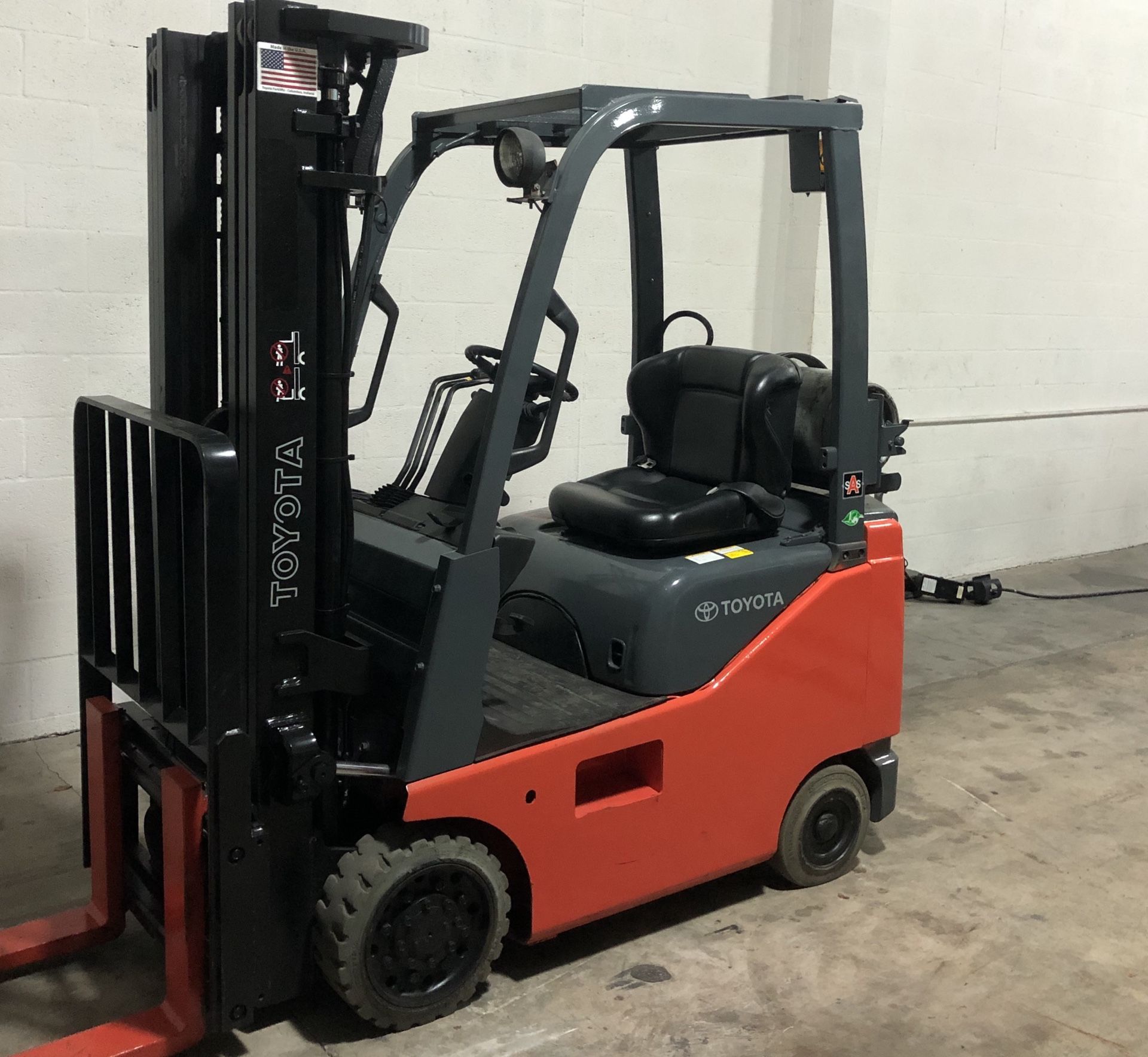 5000# Toyota LPG Propane 3 stage Forklift Lift Truck with Sideshifter Attachment
