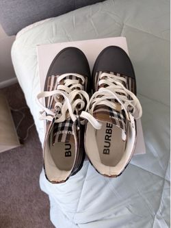 Burberry sneakers 👟 gently used