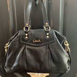 Leather Coach Purse 👜