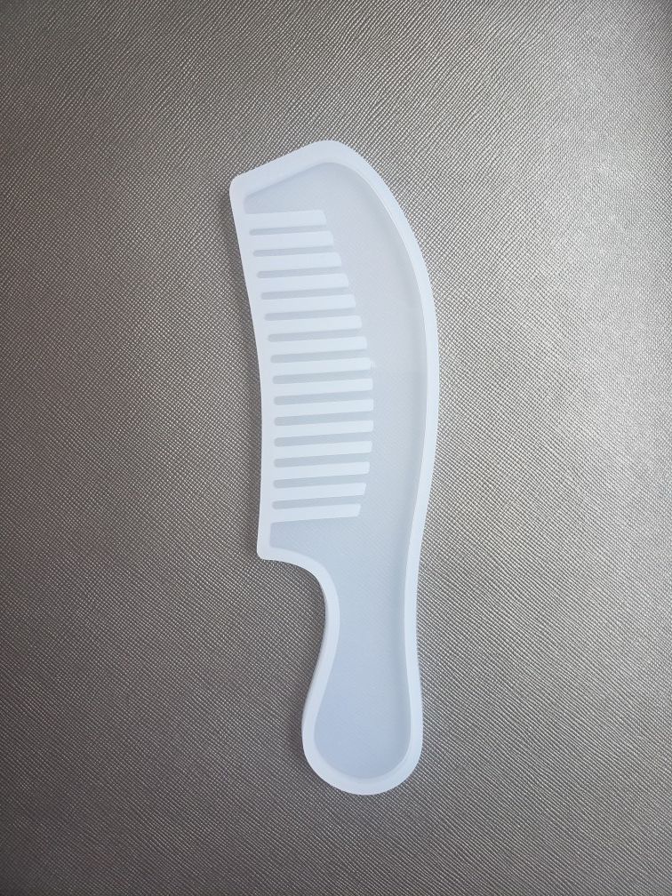 Silicone mold comb