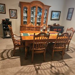 Thomasville Dining Room Set With China Cabinet