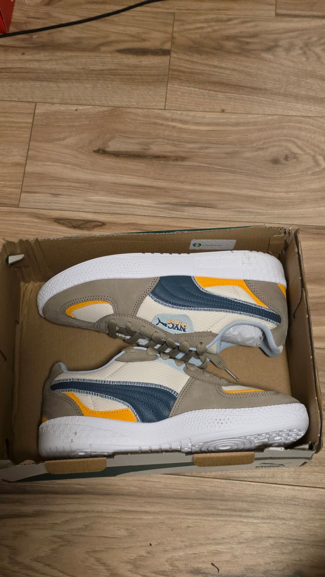 Puma NYC Sneakers Men’s 8.5 / Women’s 10 NEW Clean Colorway
