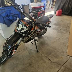 Apollo Dirt Bike