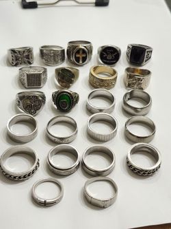 Lot of (23) Rings