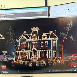 Stranger Things: The Creel House11370 + Stranger Things: WSQK Radio Station + Year of the Horse