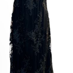 Lulus Lace Flower Maxi dress Blk Sz m NWT