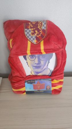 Harry Potter Gryffindor Hooded Throw Blanket 40x60 Quidditch Jersey New with Tag