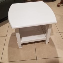 White Pure Wood Table