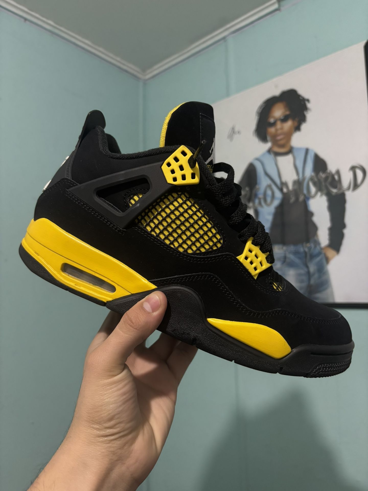 Jordan 4 Thunder