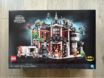 New LEGO Batman Arkham Asylum 76300