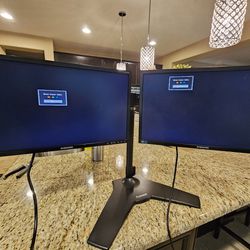 Matching Dual Monitors With Stand