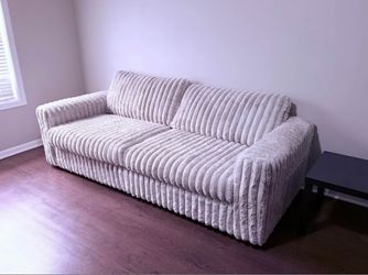 fur Couch cream pinkish tint