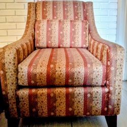 MAKE AN OFFER: Thomasville Armchairs & Ottomans; $50 per set (OBO)