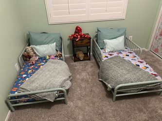 2 Toddler beds w/mattresses