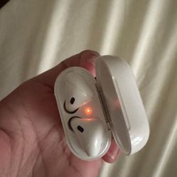 AirPods 2 Generation Charging Case 