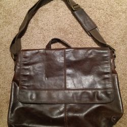 Pelle Studio Messenger Bag