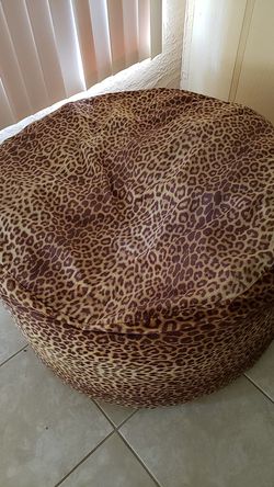 Bean bag memory foam extra large in good condition