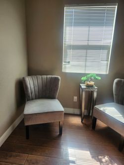 Accent Chairs