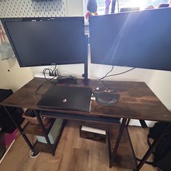 Workstation Set Up With 2 Monitors
