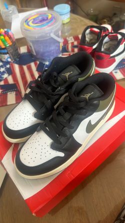 Nike Dunk Low Black/Green/White – Size 6Y