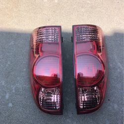 07 Tacoma Tail lamps