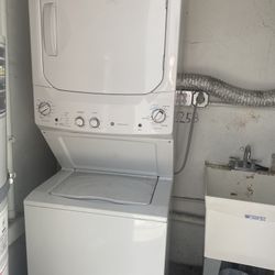 Electric Stackable Washer Dryer 