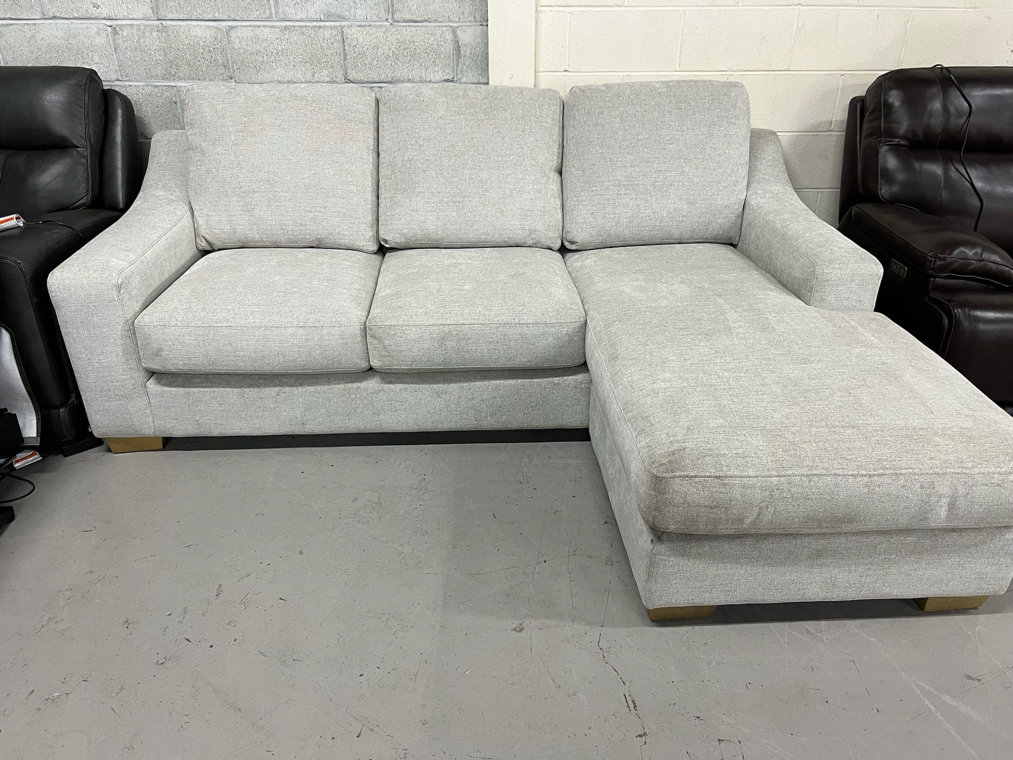 Sofa With Reversible Chaise 