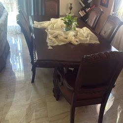 Elegant Solid Wood Dining Table Set – 6 Leather Chairs – Excellent Condition