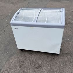 Commercial  Glass Door Deep Chest Freezer Free Local Delivery