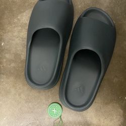 Light Gray Yeezy Slide Hit Me Up!!! Size 8