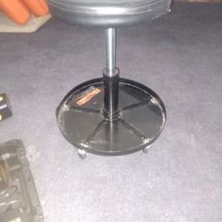 Hydraulic Shop Stool On Wheels 