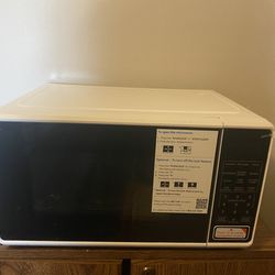 Newly Used Microwave