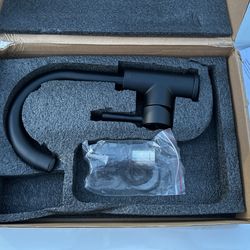 Black Sink Faucet With 1 Handle $50 New Open Box Heavy Duty
