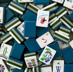 Mahjong tile set