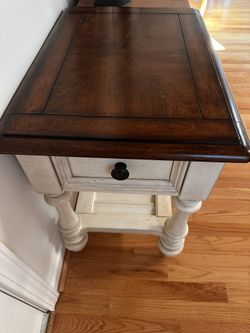 Havertys Side table