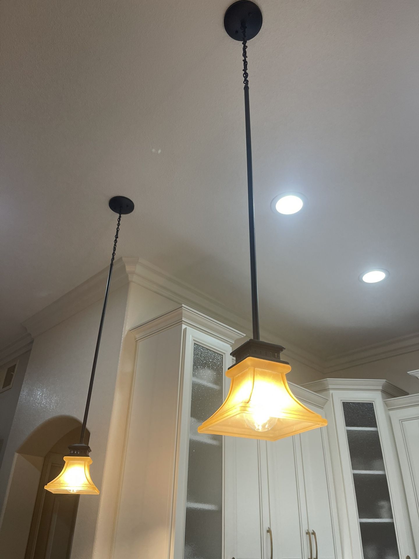 3 Pendant Lights