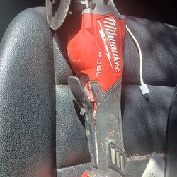 Milwaukee grinder
