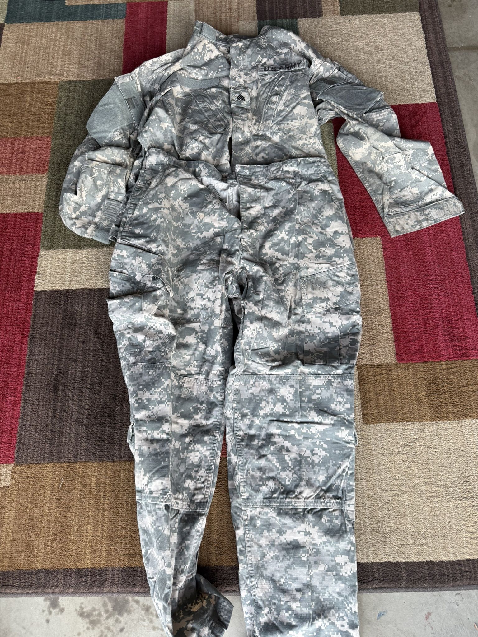 U.S. Army Issued Authentic Combat Uniform - Size Large/Regular for Sale ...