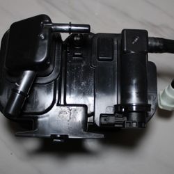 NEW GM Genuine OEM – Vapor Canister
