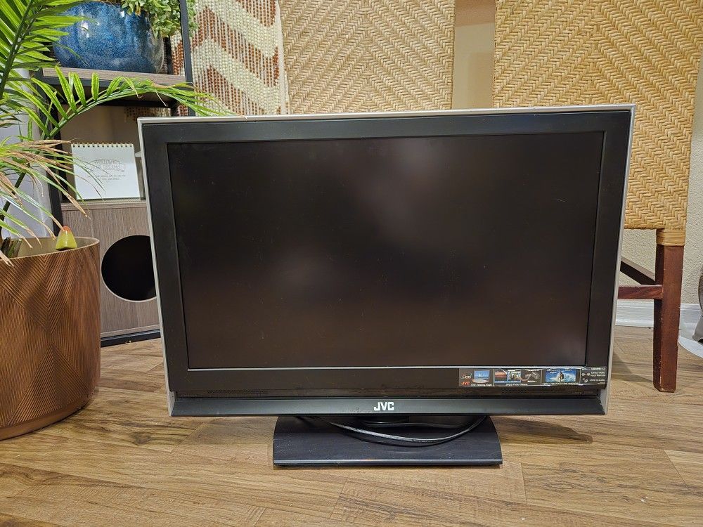 JVC 32" LCD TV