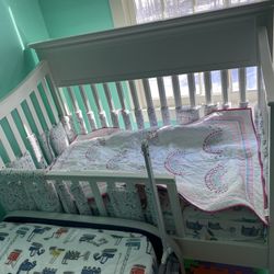Pottery Barn Kids Larkin Crib w/ Toddler Bed Conversion Kit and mattress