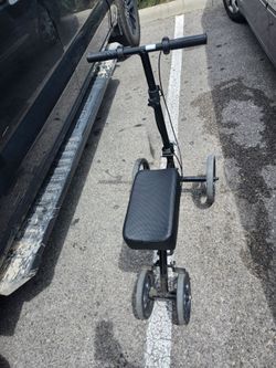 Knee roller