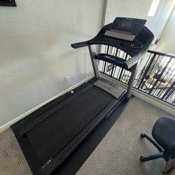 iFit Treadmill 