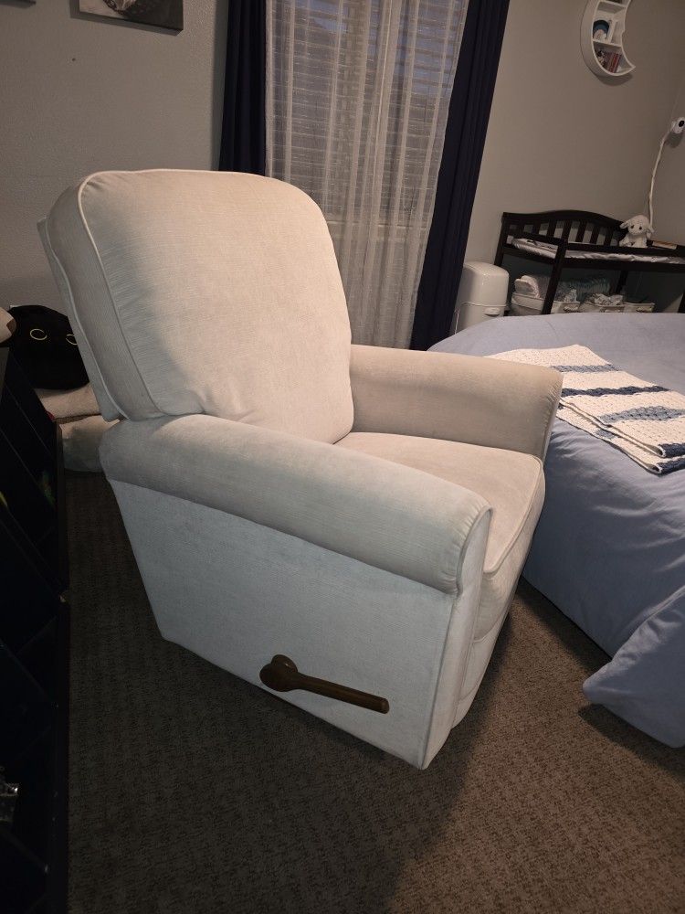 La-Z-Boy Swivel Gliding Recliner